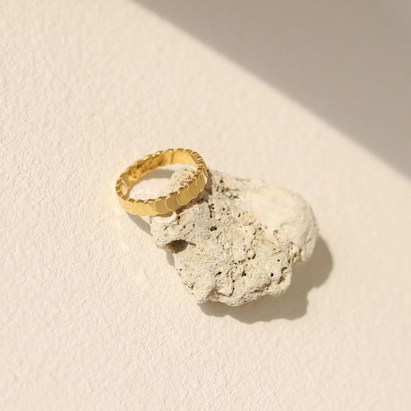 18K Gold Plated Minimalistic Sequins Ring - Picture 1 of 4